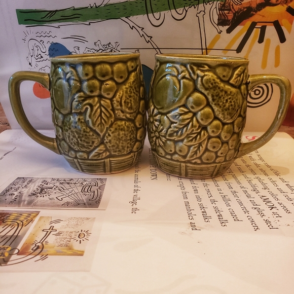 MCM Vintage Avocado Coffee Mugs Set - Picture 6 of 8